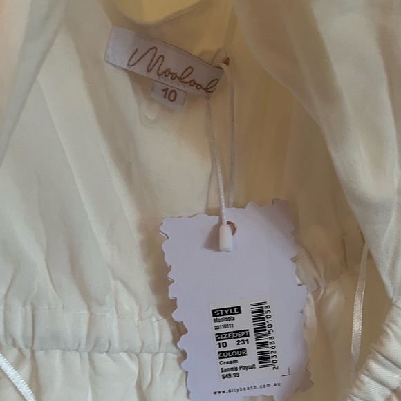 Mooloola White Playsuit - Picture 10 of 11